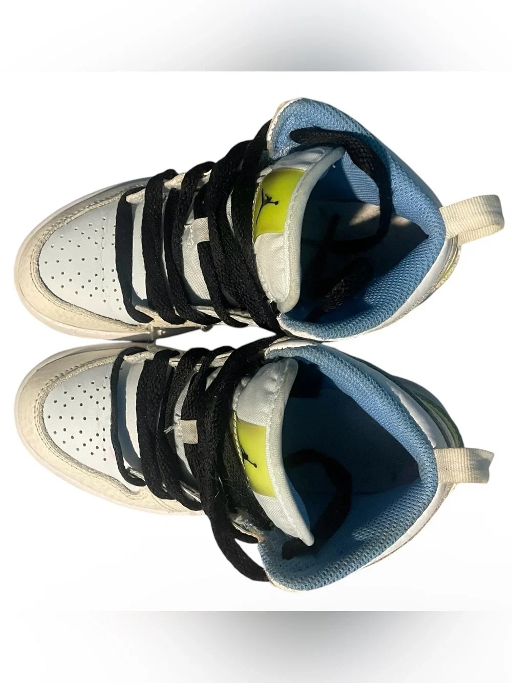 Nike Jordan 1 Mid wraped Swoosh Kids' Sneakers in White and Yellow